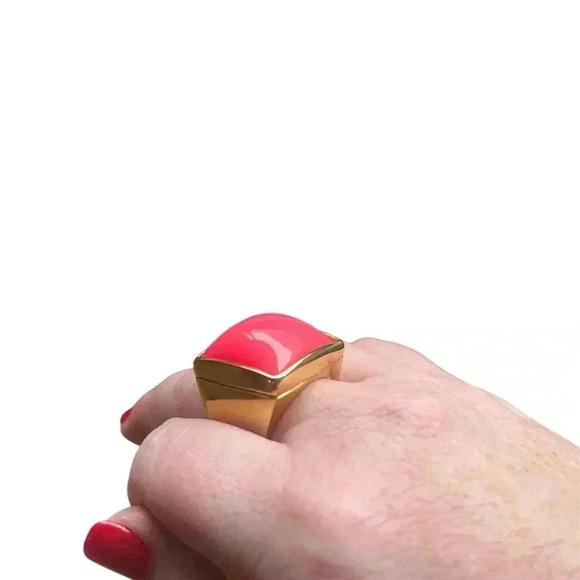 3 For $20! Plunder size 8 gold-tone ring with pink square stone. - Picture 3 of 6